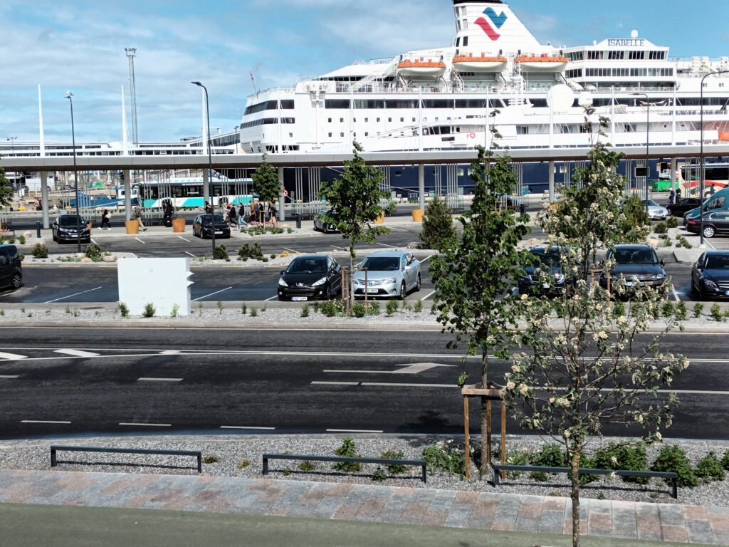 Ship and tourists in Tallinn